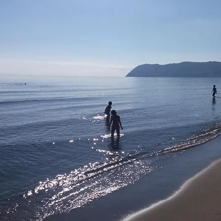 Mistral Lägenhet Alassio