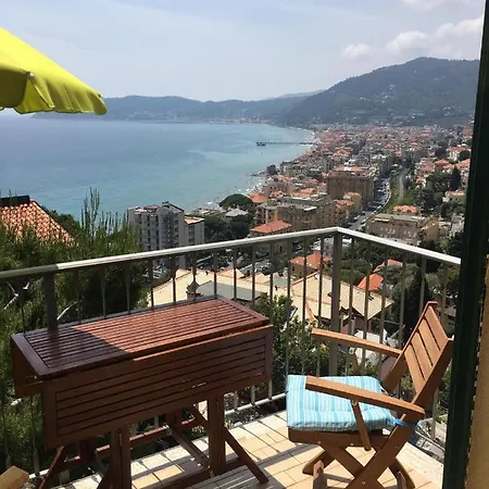 Mistral Lägenhet Alassio